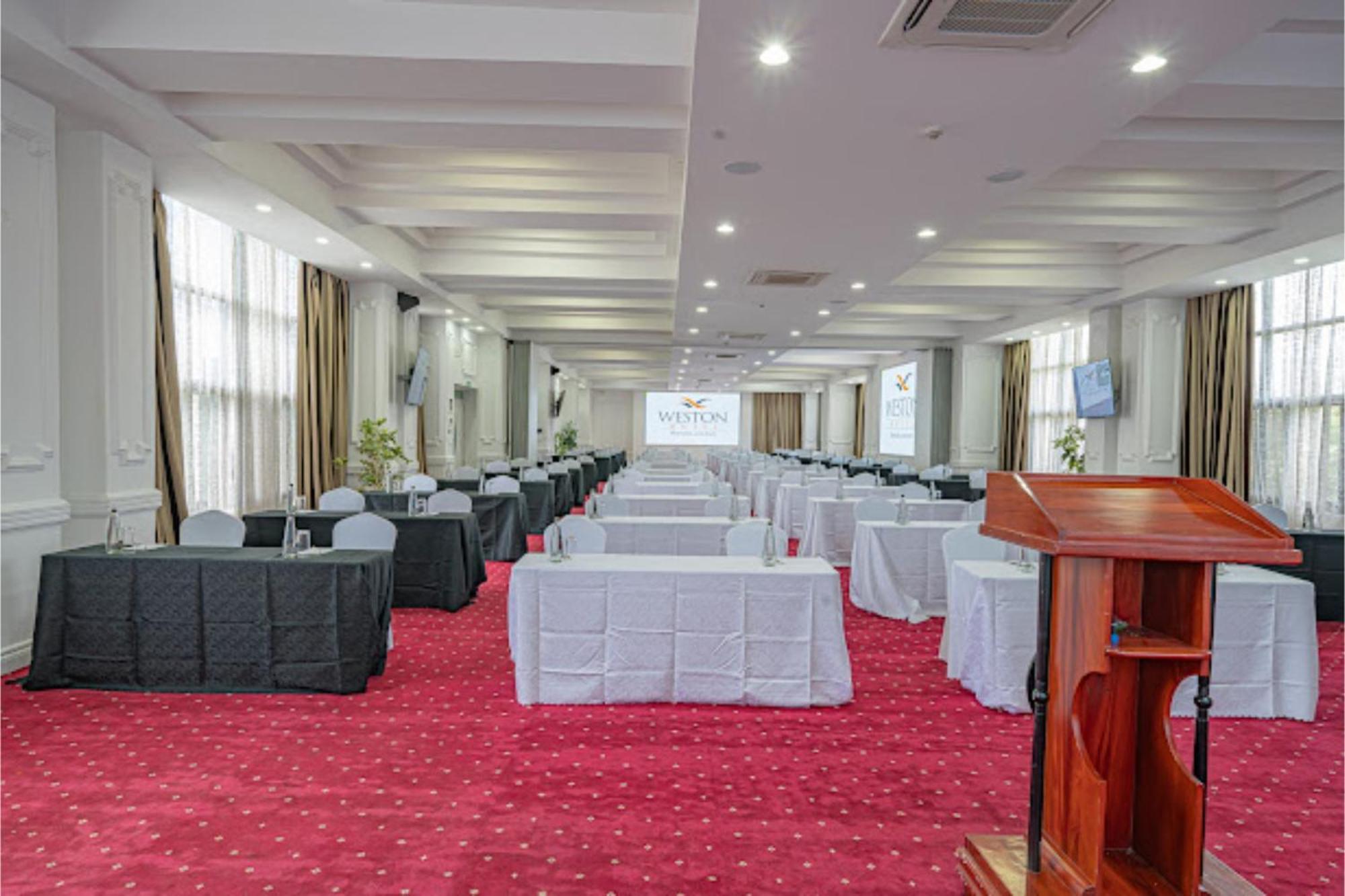 Weston Hotel Nairobi Dış mekan fotoğraf