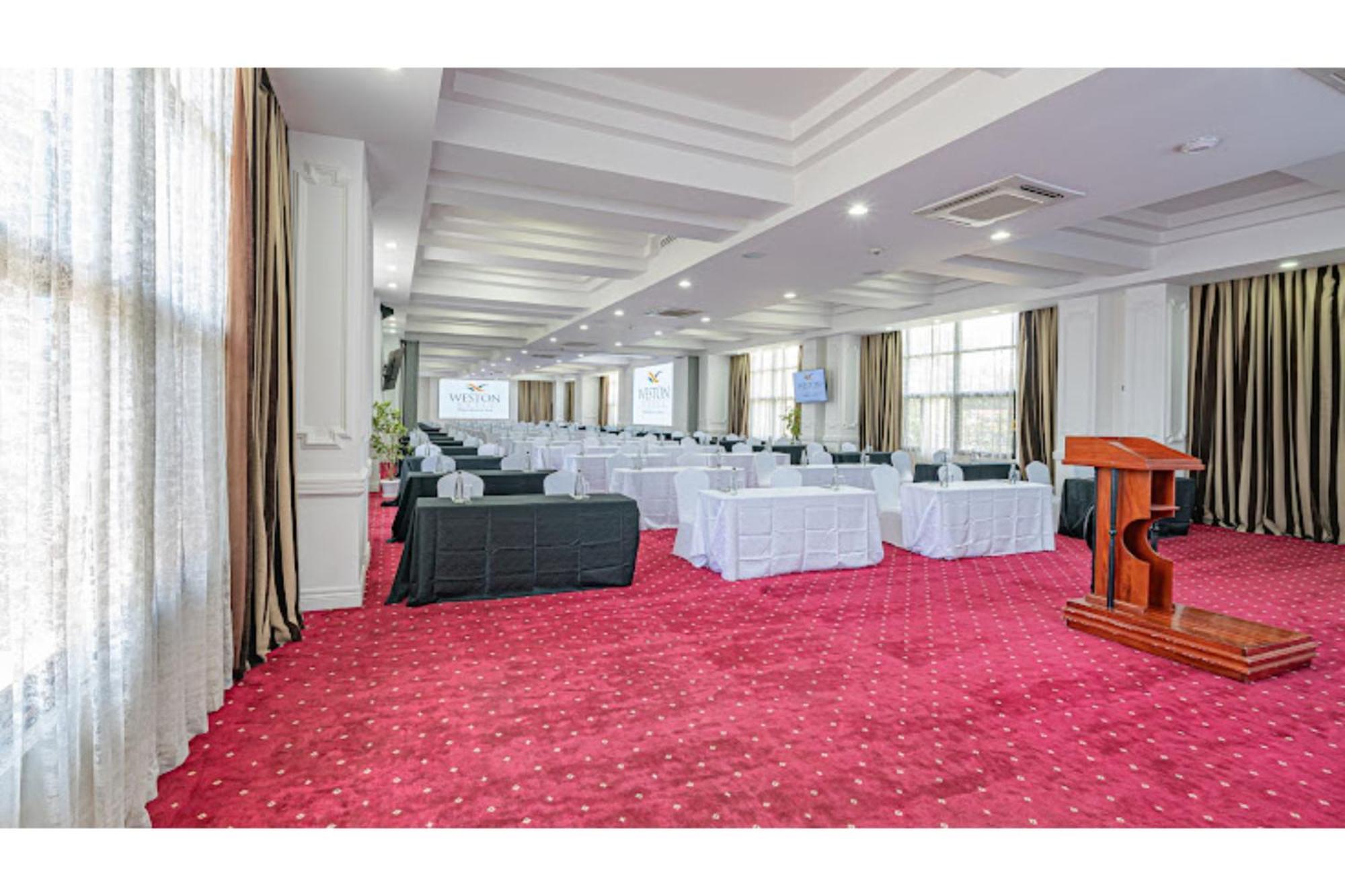 Weston Hotel Nairobi Dış mekan fotoğraf