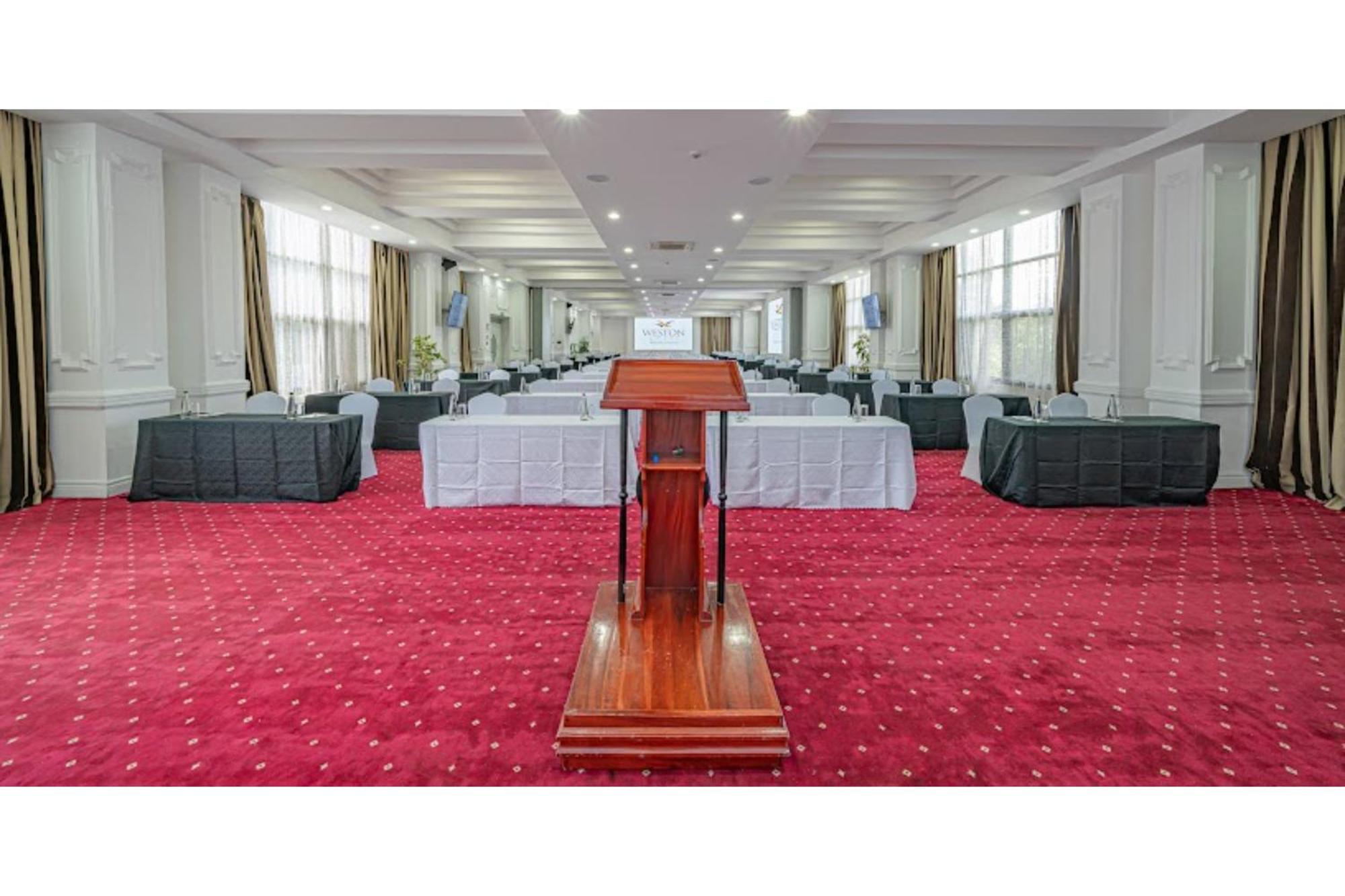 Weston Hotel Nairobi Dış mekan fotoğraf